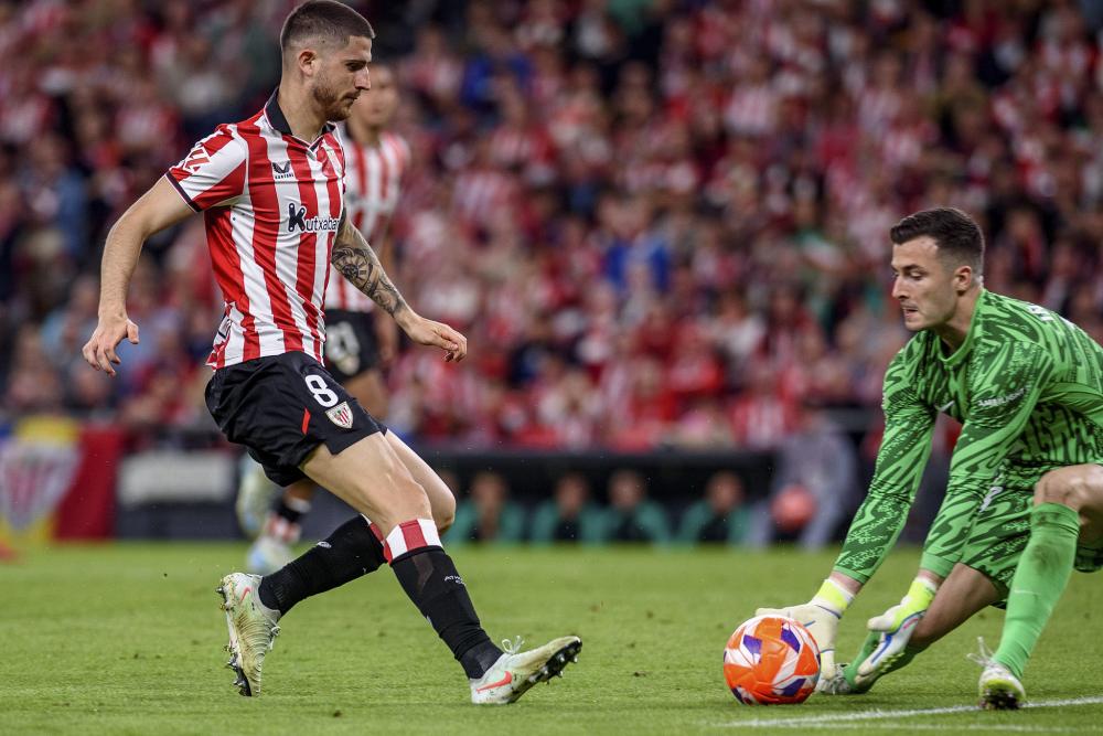 神户后卫：我没有被费利佩完全压制；我们在主场本应该争胜的